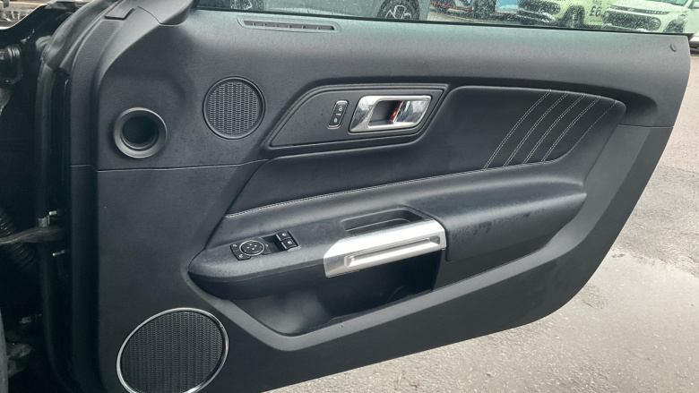 Ford Mustang 5.0 V8 GT 2dr Auto Petrol Coupe